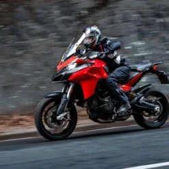 Rev It! Horizon 3 Jacket Ladies WP - Black White 9 Rev It! Horizon 3 Jacket Ladies WP - Black White -Motorcycle Clothing Store rev it horizon 3 ladies jacket on bike